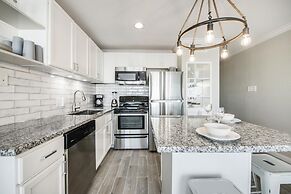 Seascape 1304 Studio Bedroom Condo by RedAwning