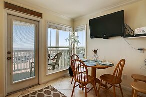 Seascape 1303 Studio Bedroom Condo by RedAwning