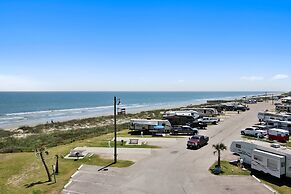 Seascape 1303 Studio Bedroom Condo by RedAwning