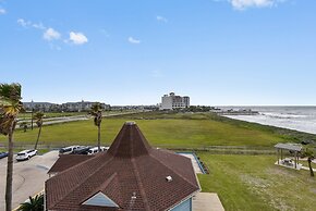 Seascape 2317 Studio Bedroom Condo by RedAwning