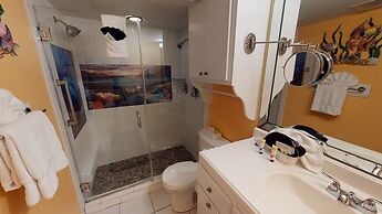 Seascape 1216 Studio Bedroom Condo by RedAwning