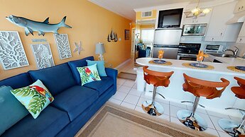 Seascape 1216 Studio Bedroom Condo by RedAwning