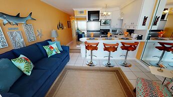 Seascape 1216 Studio Bedroom Condo by RedAwning