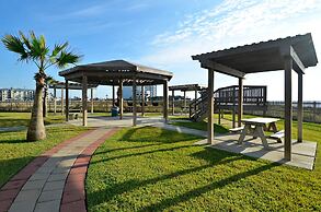 Seascape 1216 Studio Bedroom Condo by RedAwning