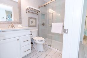 Seascape 2302 1 Bedroom Condo by RedAwning