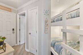 Seascape 1215 Studio Bedroom Condo by RedAwning