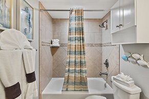 Seascape 1215 Studio Bedroom Condo by RedAwning