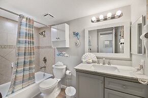 Seascape 1215 Studio Bedroom Condo by RedAwning