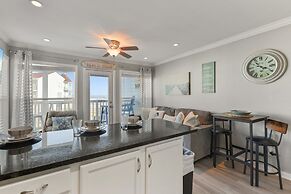 Seascape 1215 Studio Bedroom Condo by RedAwning