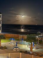 Seascape 1215 Studio Bedroom Condo by RedAwning