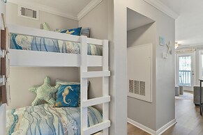 Seascape 1215 Studio Bedroom Condo by RedAwning