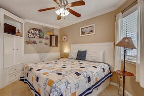 Seascape 1202 Studio Bedroom Condo by RedAwning