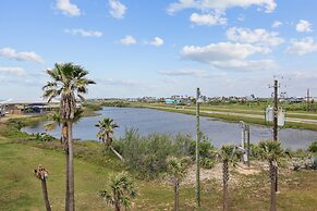 Seascape 1202 Studio Bedroom Condo by RedAwning