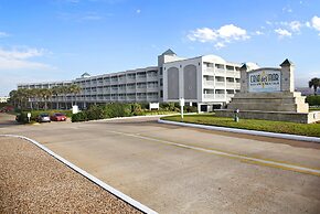 Casa Del Mar C279 1 Bedroom Condo by RedAwning