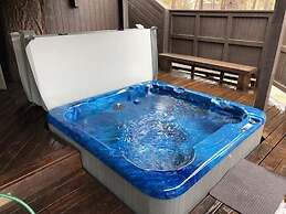 3 Spyglass Home on Meadows Golf Course feature Brand New Hot Tub and B