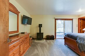 3 Spyglass Home on Meadows Golf Course feature Brand New Hot Tub and B