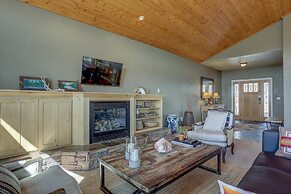 Golden Butte 4 Bedroom Home by RedAwning