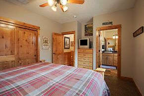 5 Vine Maple 6 Bedroom Home by Redawning