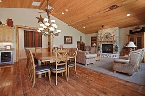 5 Vine Maple 6 Bedroom Home by Redawning