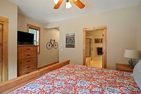 5 Vine Maple 6 Bedroom Home by Redawning