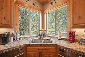 5 Vine Maple 6 Bedroom Home by Redawning