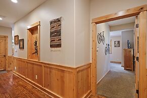 5 Vine Maple 6 Bedroom Home by Redawning