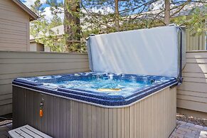 5 Vine Maple 6 Bedroom Home by Redawning