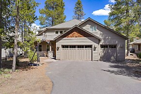 5 Vine Maple 6 Bedroom Home by Redawning