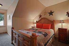 5 Vine Maple 6 Bedroom Home by Redawning