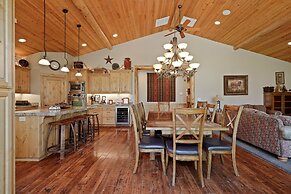 5 Vine Maple 6 Bedroom Home by Redawning