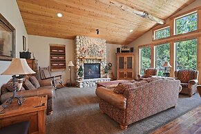 5 Vine Maple 6 Bedroom Home by Redawning