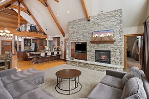 8 Mt Baker Home With Hot Tub by Redawning