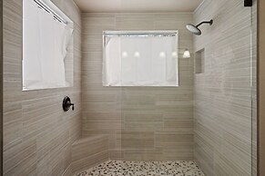 8 Mt Baker Home With Hot Tub by Redawning