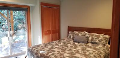 Spacious B2 Townhome with Fireplace and BBQ on the Deck by RedAwning