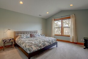 Spacious B2 Townhome with Fireplace and BBQ on the Deck by RedAwning