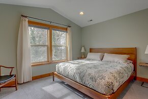 Spacious B2 Townhome with Fireplace and BBQ on the Deck by RedAwning