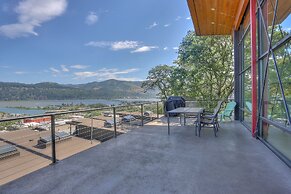 Alizes Modern Home with Views of the Columbia River Gorge by RedAwning