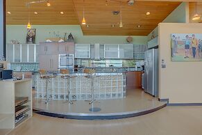 Alizes Modern Home with Views of the Columbia River Gorge by RedAwning