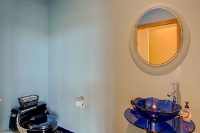 Alizes Modern Home with Views of the Columbia River Gorge by RedAwning