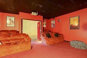 Alizes Modern Home with Views of the Columbia River Gorge by RedAwning