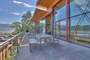 Alizes Modern Home with Views of the Columbia River Gorge by RedAwning