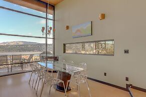 Alizes Modern Home with Views of the Columbia River Gorge by RedAwning