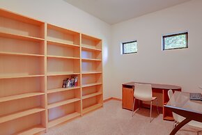 Alizes Modern Home with Views of the Columbia River Gorge by RedAwning