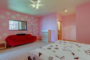 Alizes Modern Home with Views of the Columbia River Gorge by RedAwning