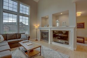 Vantage Point 3 Bedroom Townhouse by RedAwning