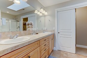 Vantage Point 3 Bedroom Townhouse by RedAwning