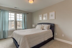 Vantage Point 3 Bedroom Townhouse by RedAwning