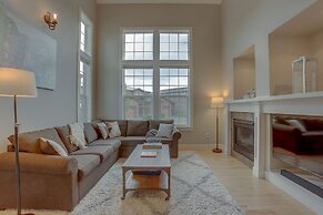 Vantage Point 3 Bedroom Townhouse by RedAwning