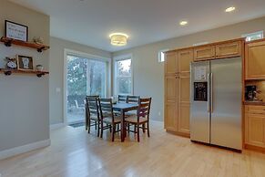 Vantage Point 3 Bedroom Townhouse by RedAwning