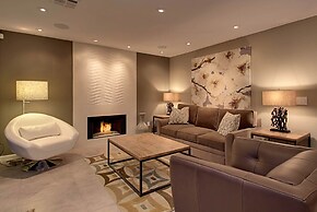 Casa San Marino 3 Bedroom Home by RedAwning